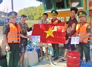 Ho Chi Minh City’s border guard force stands by people